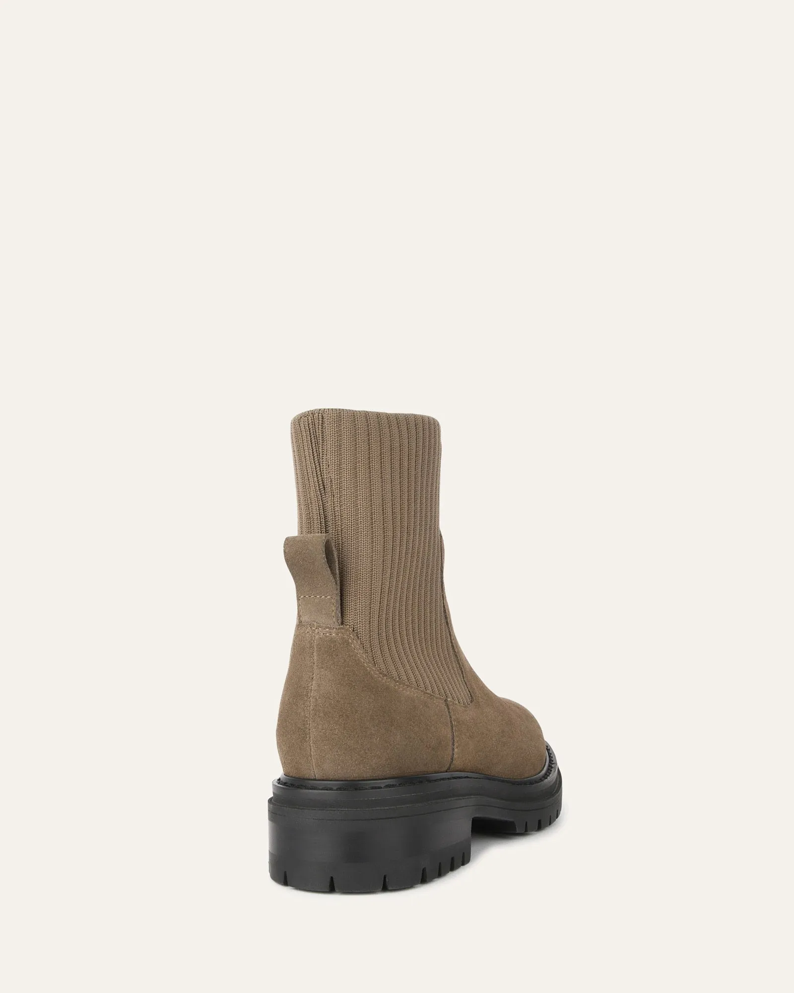 BERTIE FLACHER KNÖCHELSTIEFEL IN KHAKI WILDLEDER