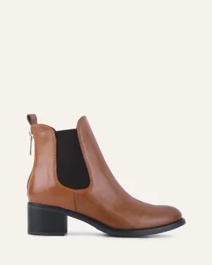 CLAIRE MITTELHOHE STIEFEL BRANDY LEDER