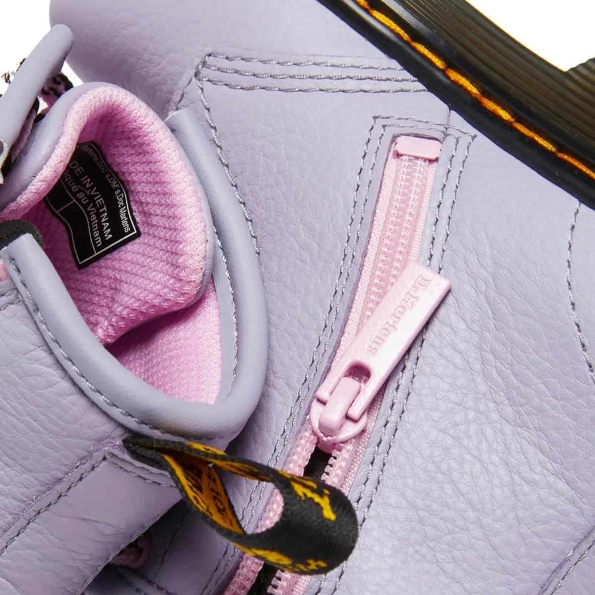 Dr. Martens Mädchen (Größen 8-10) 1460 Frosted Lavendar
