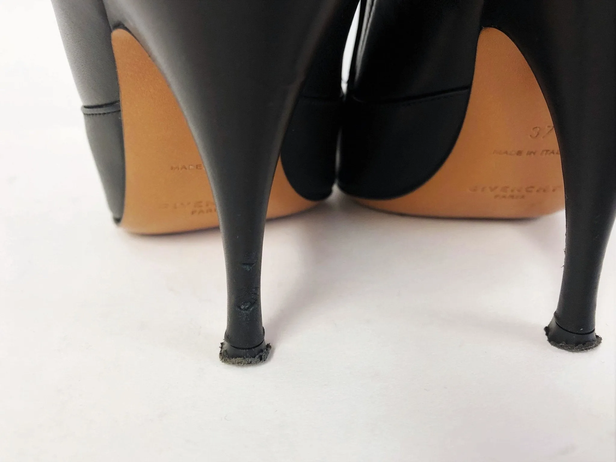 Givenchy Infinity Stiefeletten Schwarz Geschichtetes Leder Größe 37 Spitze Stiefeletten