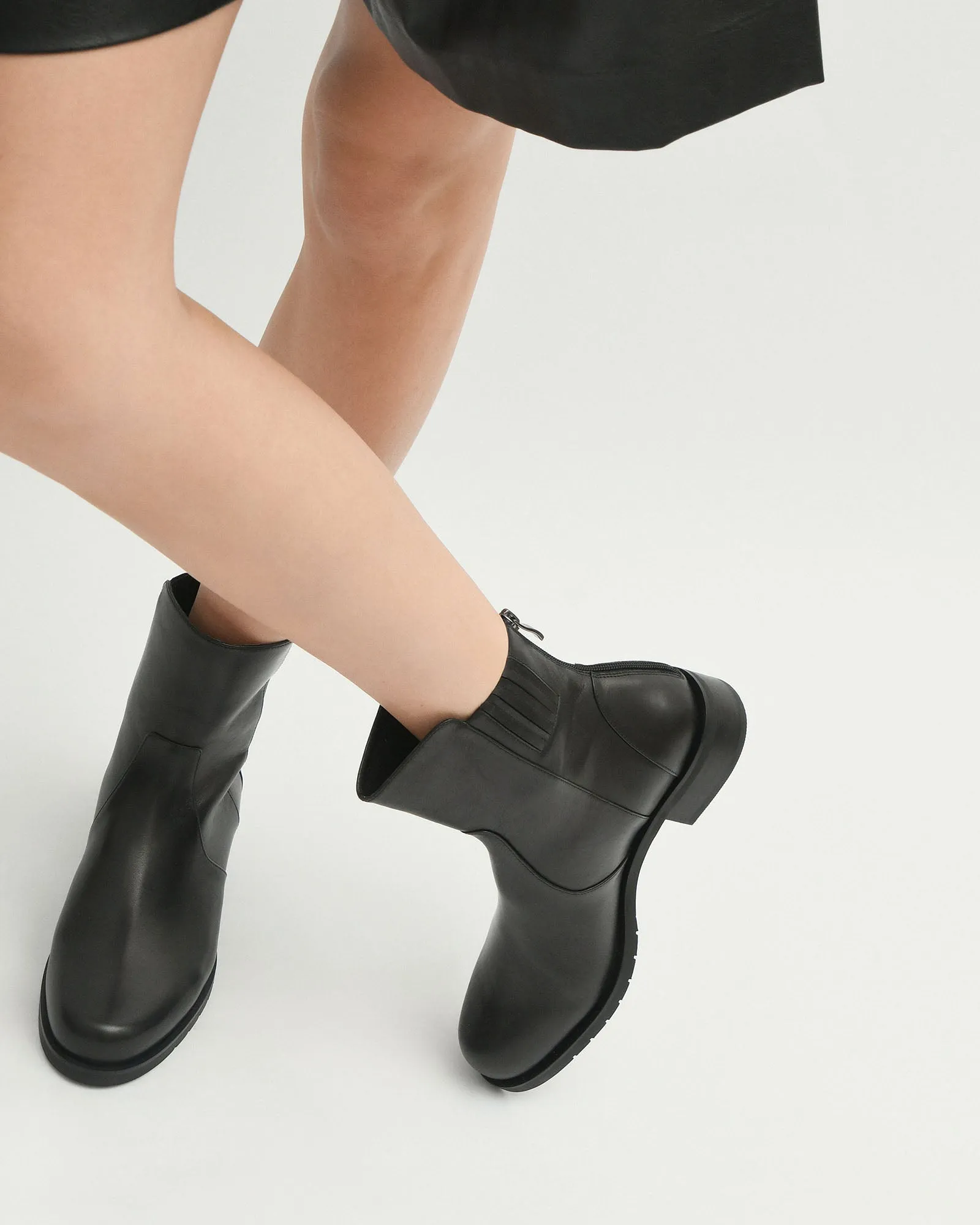 JOHNSTON FLAT ANKLE BOOTS SCHWARZES LEDER