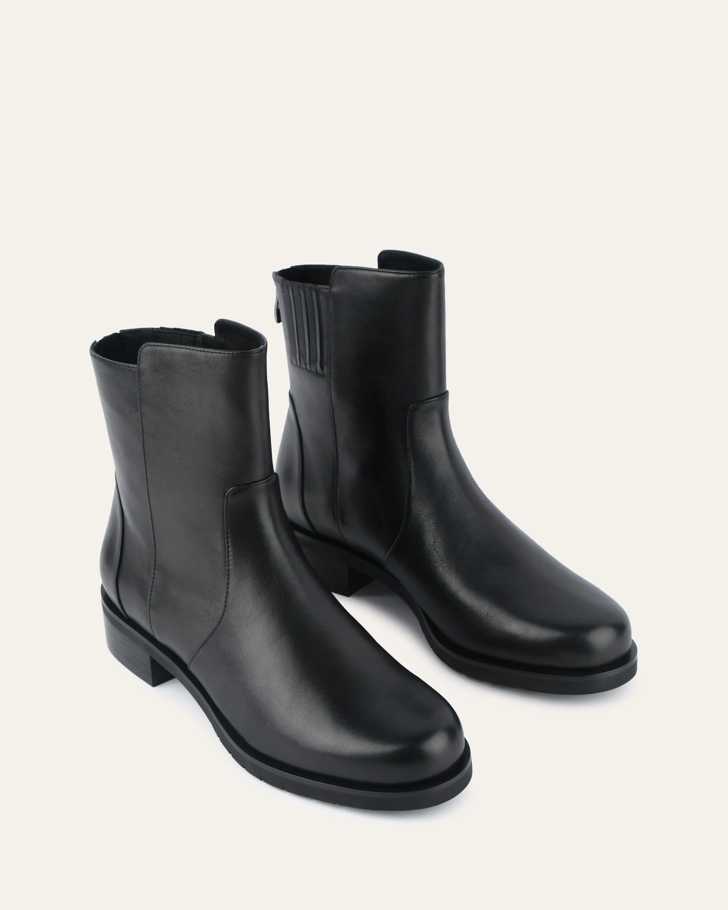 JOHNSTON FLAT ANKLE BOOTS SCHWARZES LEDER