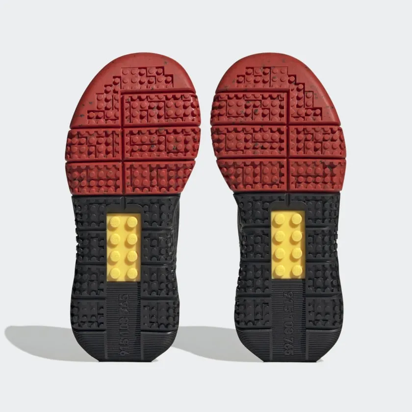 Kinder adidas DNA x LEGO Schuhe mit elastischen Schnürsenkeln und Riemchen Hey Dude Schuhe
