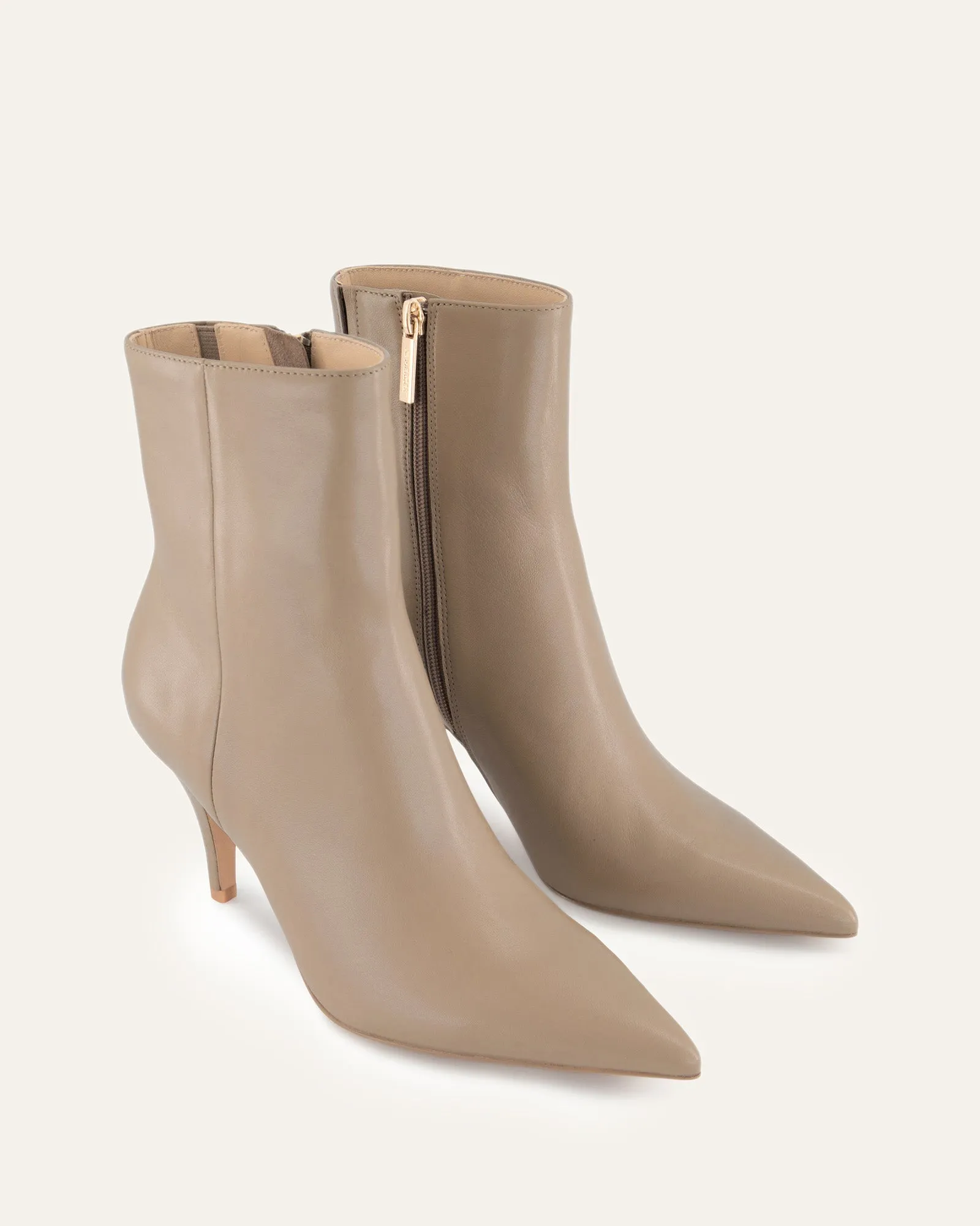 LOTTIE STIEFELETTEN MITTELHOHEM SCHAFT IN TAUPELEDER