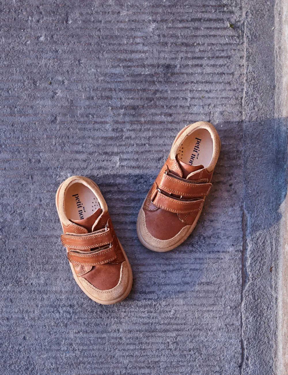 Niedrige Sneaker - Cognac