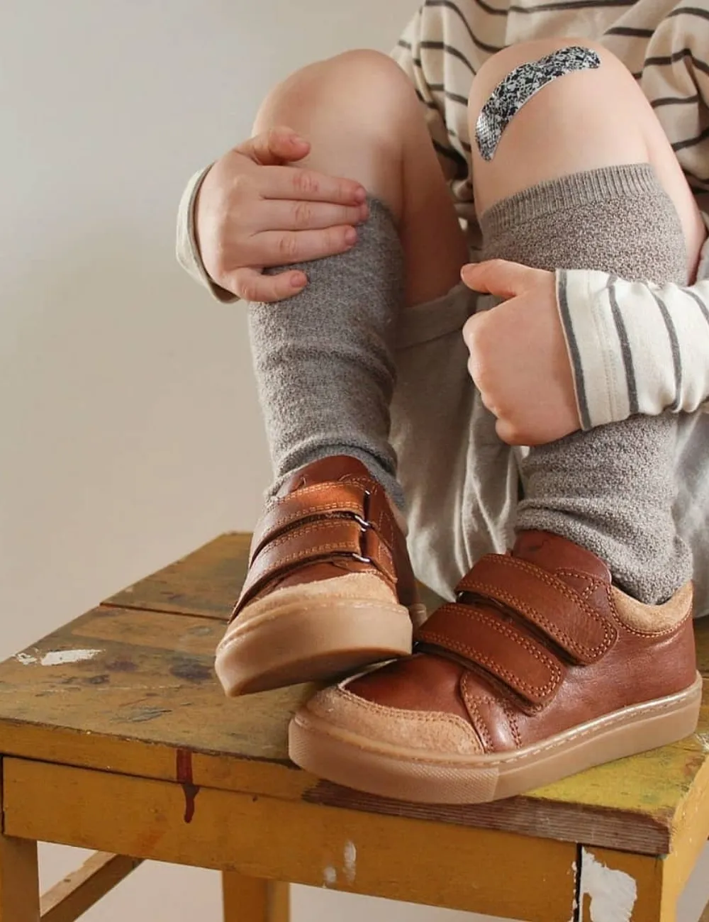 Niedrige Sneaker - Cognac