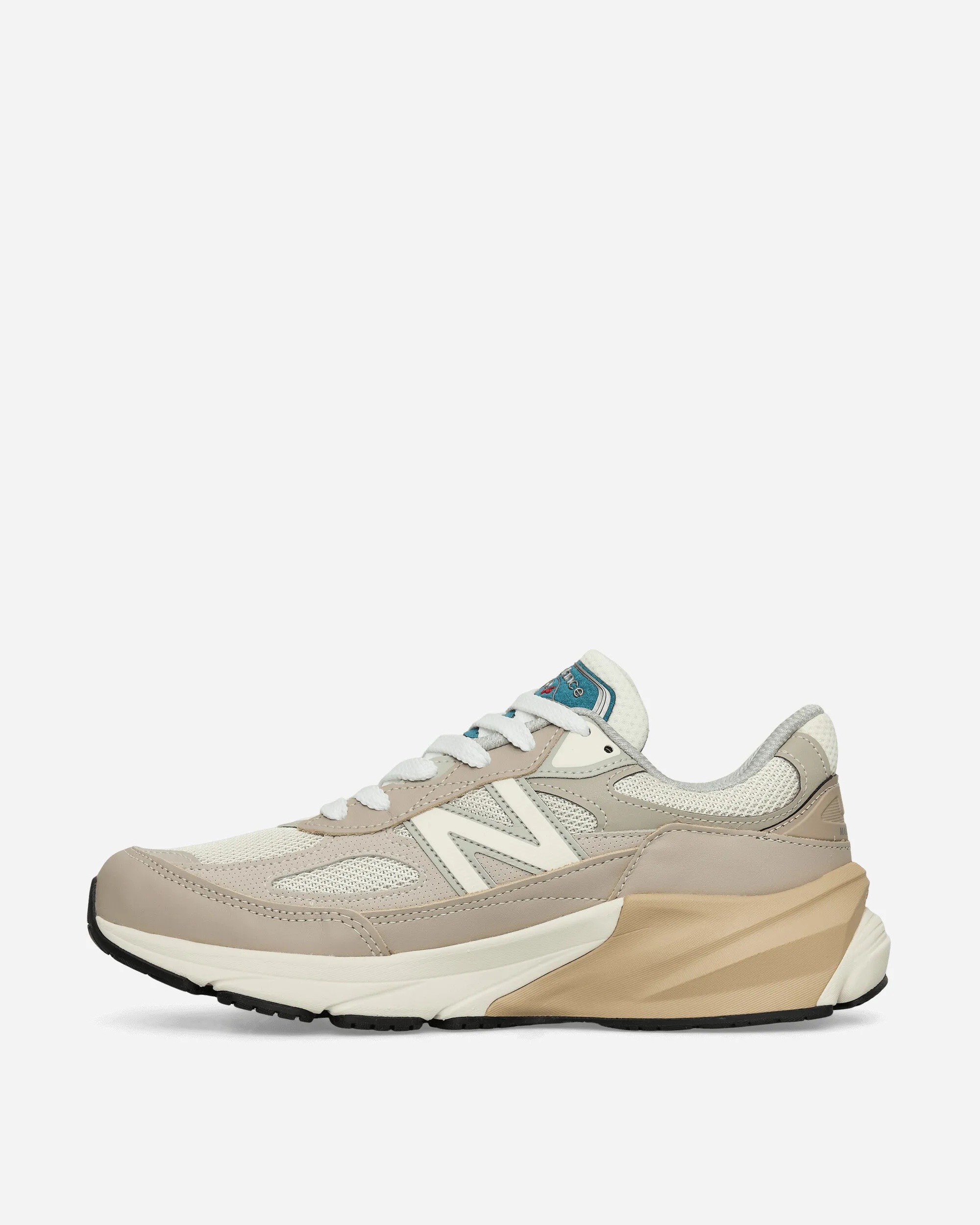 In den USA hergestellte 990v6 Sneakers in Hellbraun / Moonrock