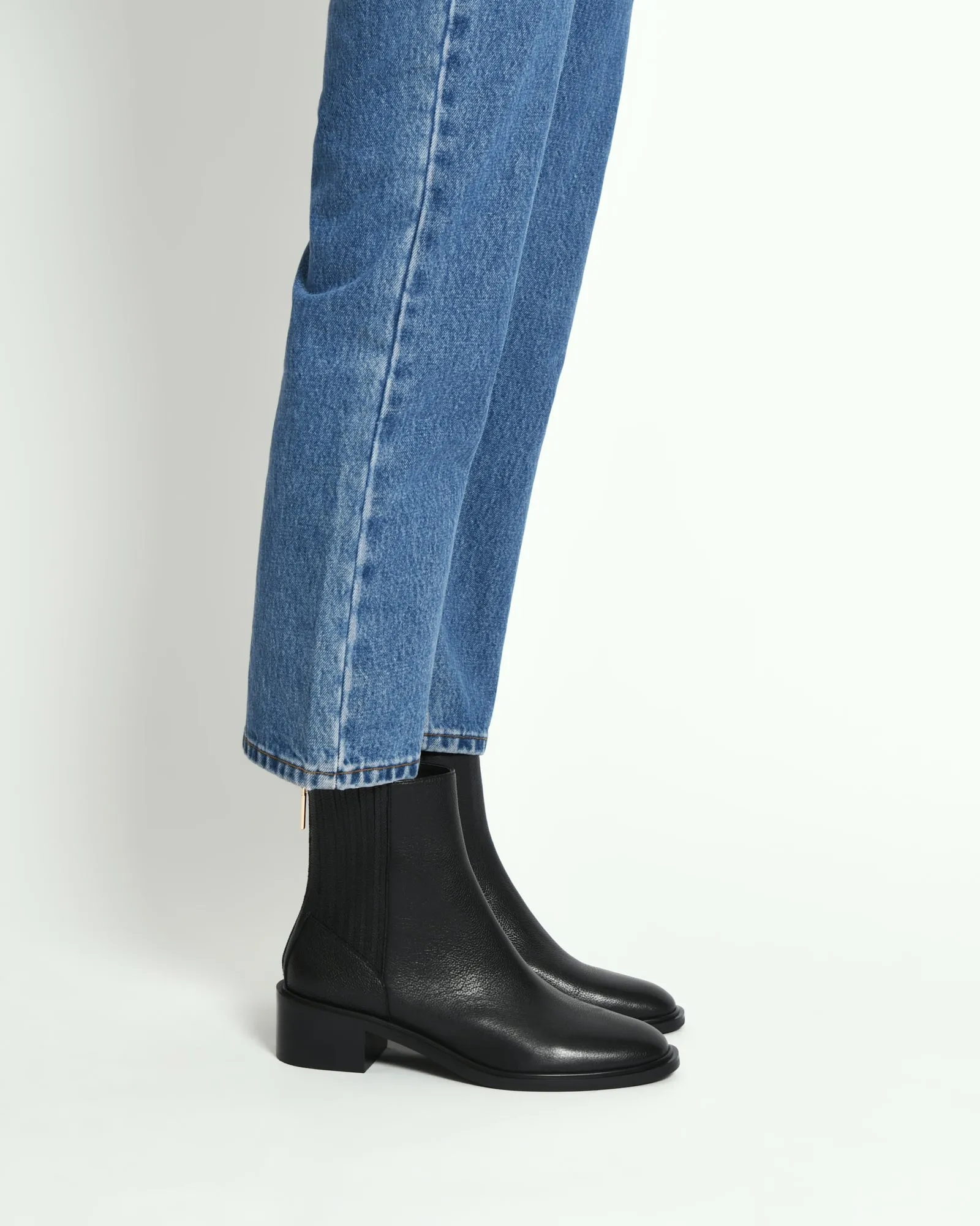 MASON FLACHE KNÖCHELSTIEFEL AUS SCHWARZEM LEDER