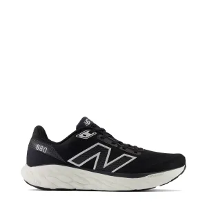 New Balance Herren Fresh Foam X 880v14 in Schwarz mit Meersalz und Silber Metallic