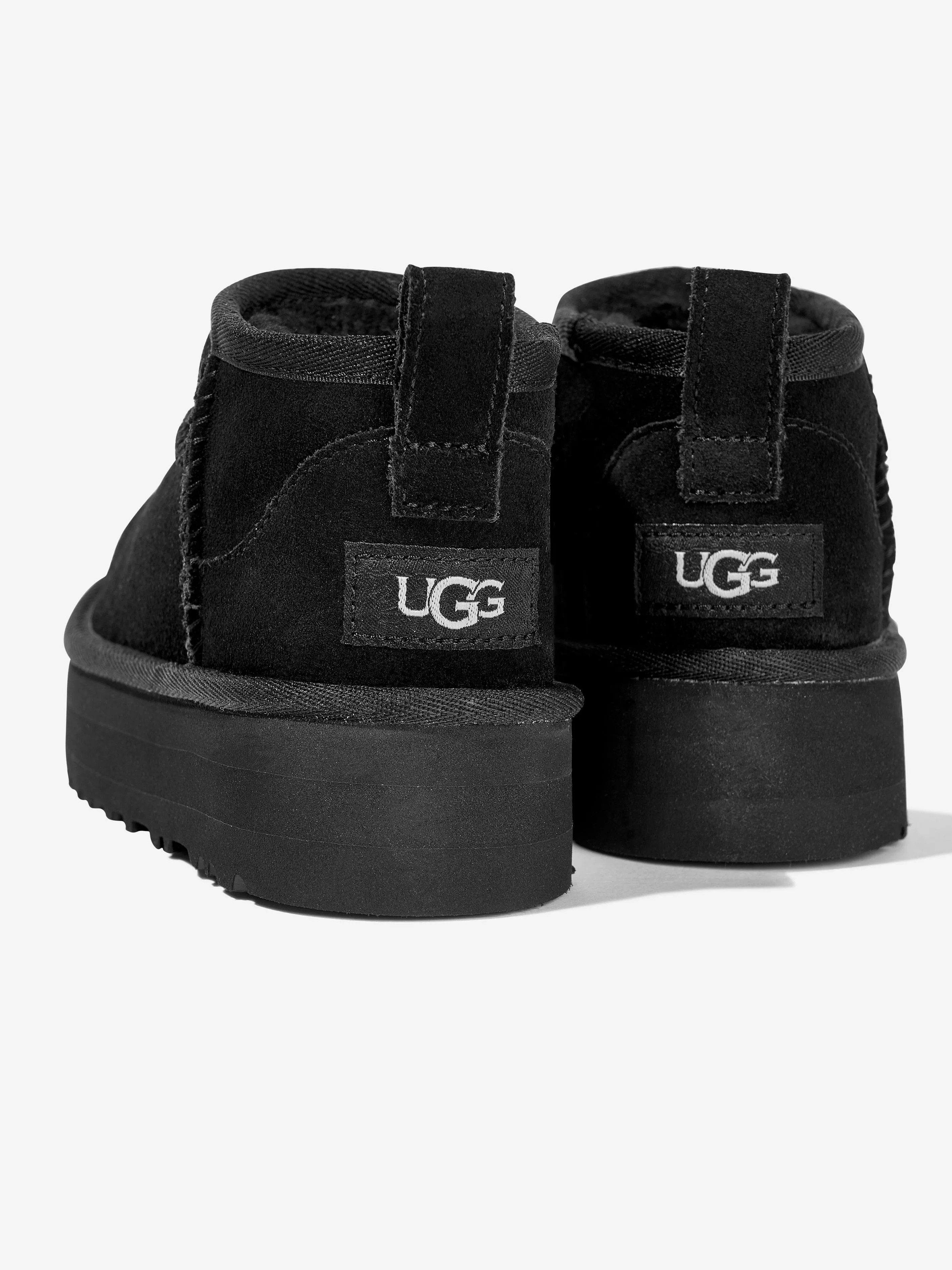 UGG Girls Classic Ultra Mini Plattform Stiefel in Schwarz