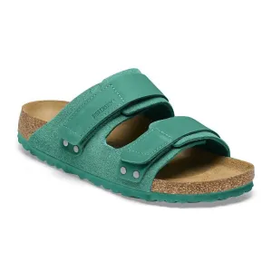Testen Sie Sandalen in Digital Grün