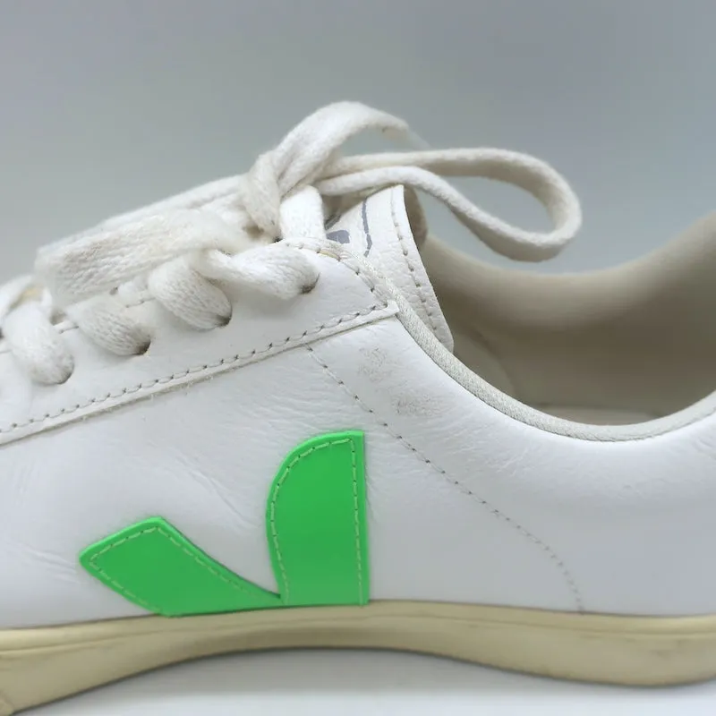 VEJA Esplar Logo Low Top Sneakers Weiß & Absinthgrün Leder Größe 38