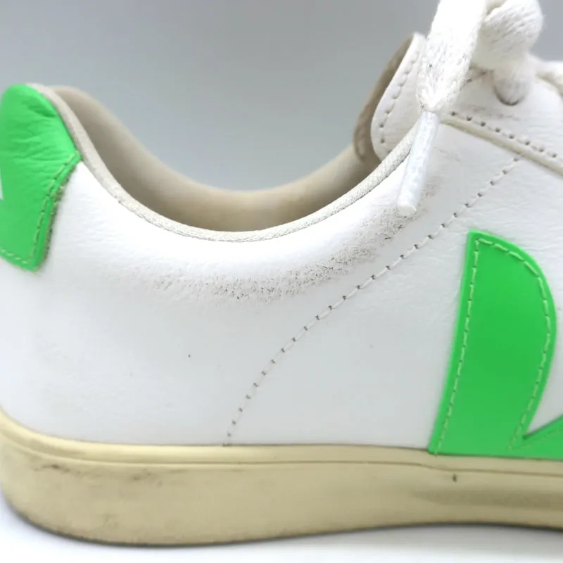 VEJA Esplar Logo Low Top Sneakers Weiß & Absinthgrün Leder Größe 38