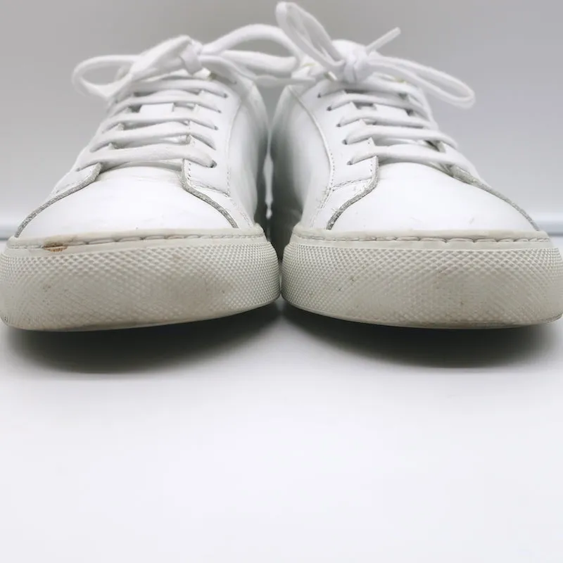 Frauen Retro Low Top Sneakers von Common Projects in Weiß & Grün, Leder, Größe 37